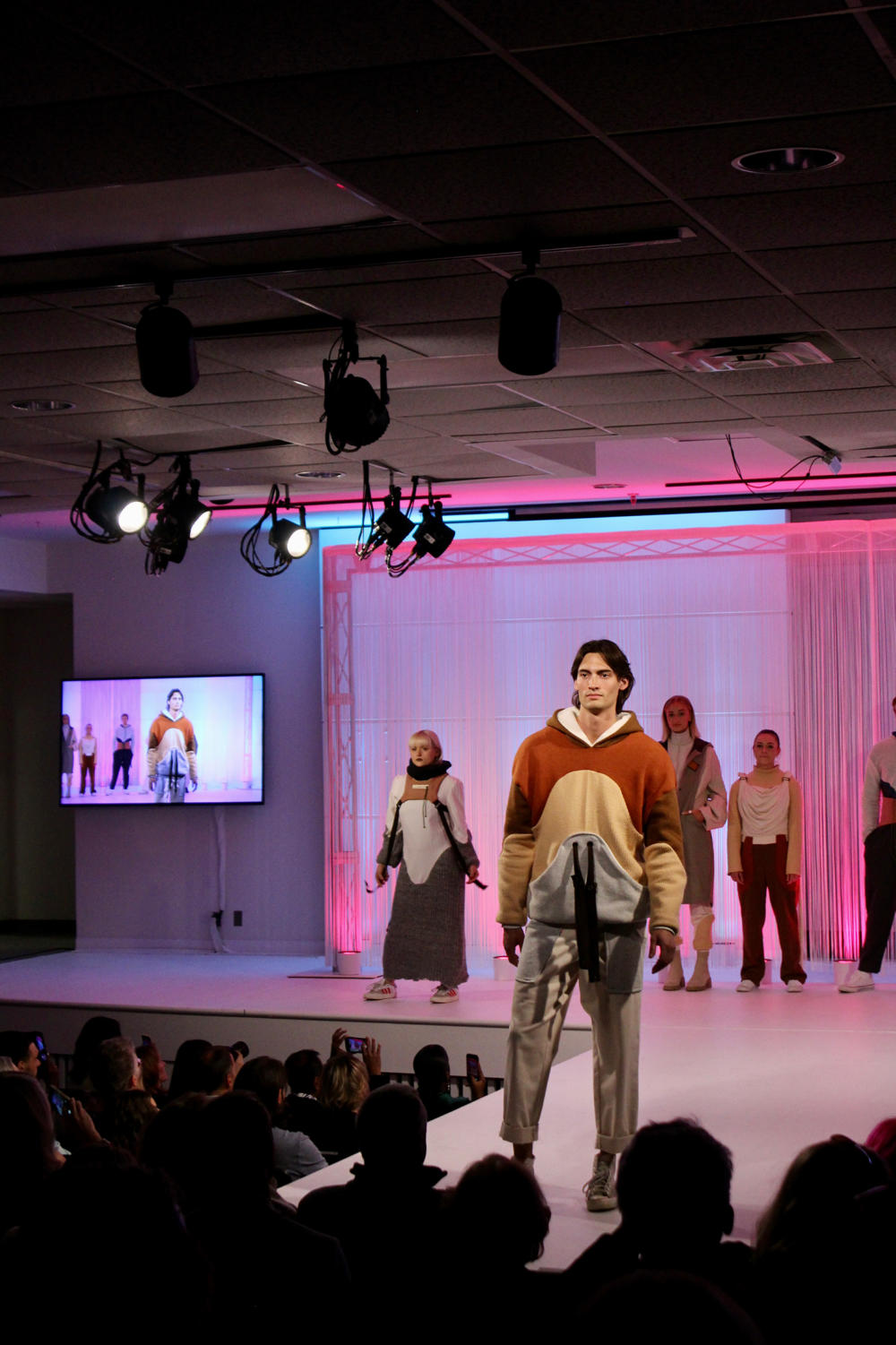 rockwell+hall+auditorium+filled+for+annual+fashion+show